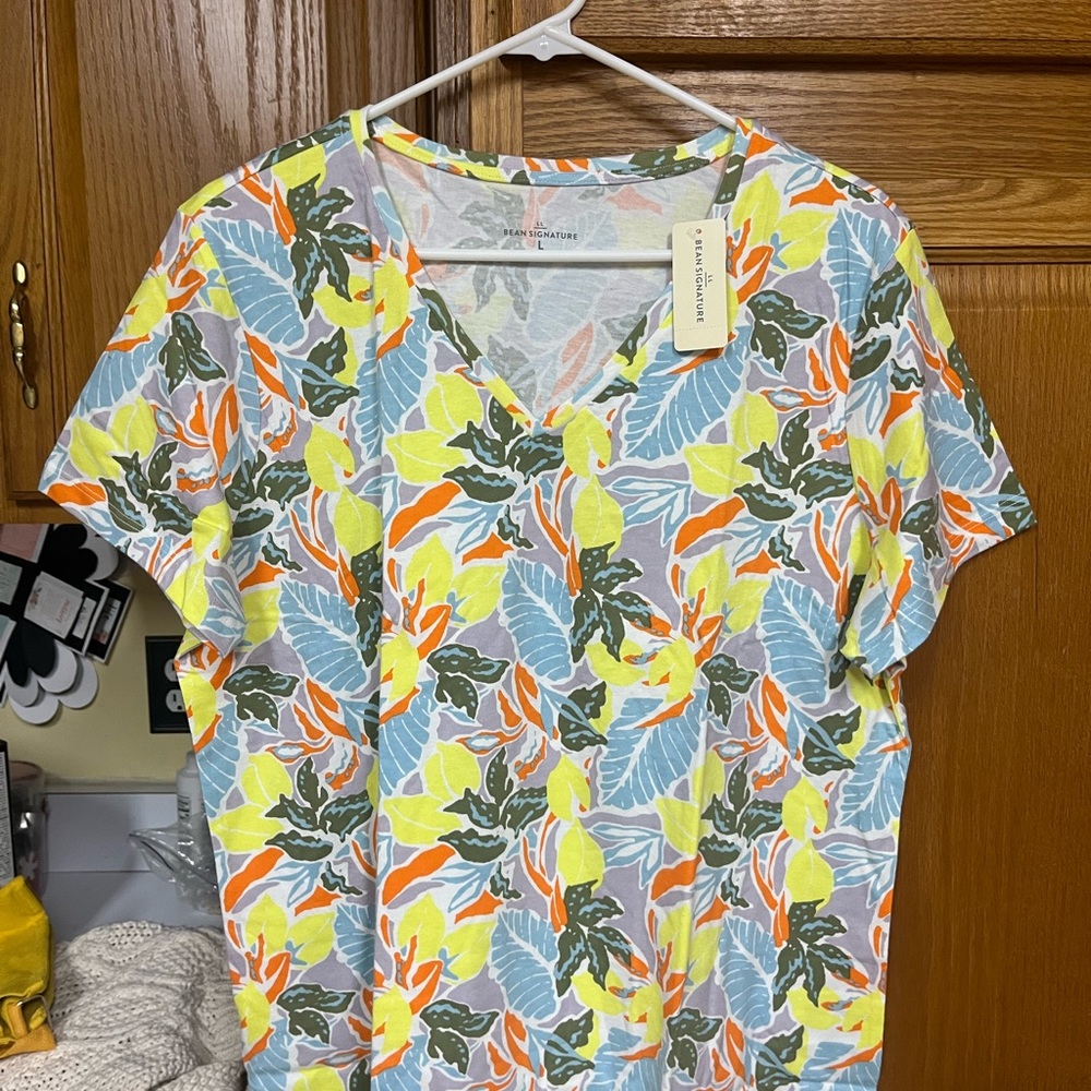 NWT L.L. Bean signature tee, floral print